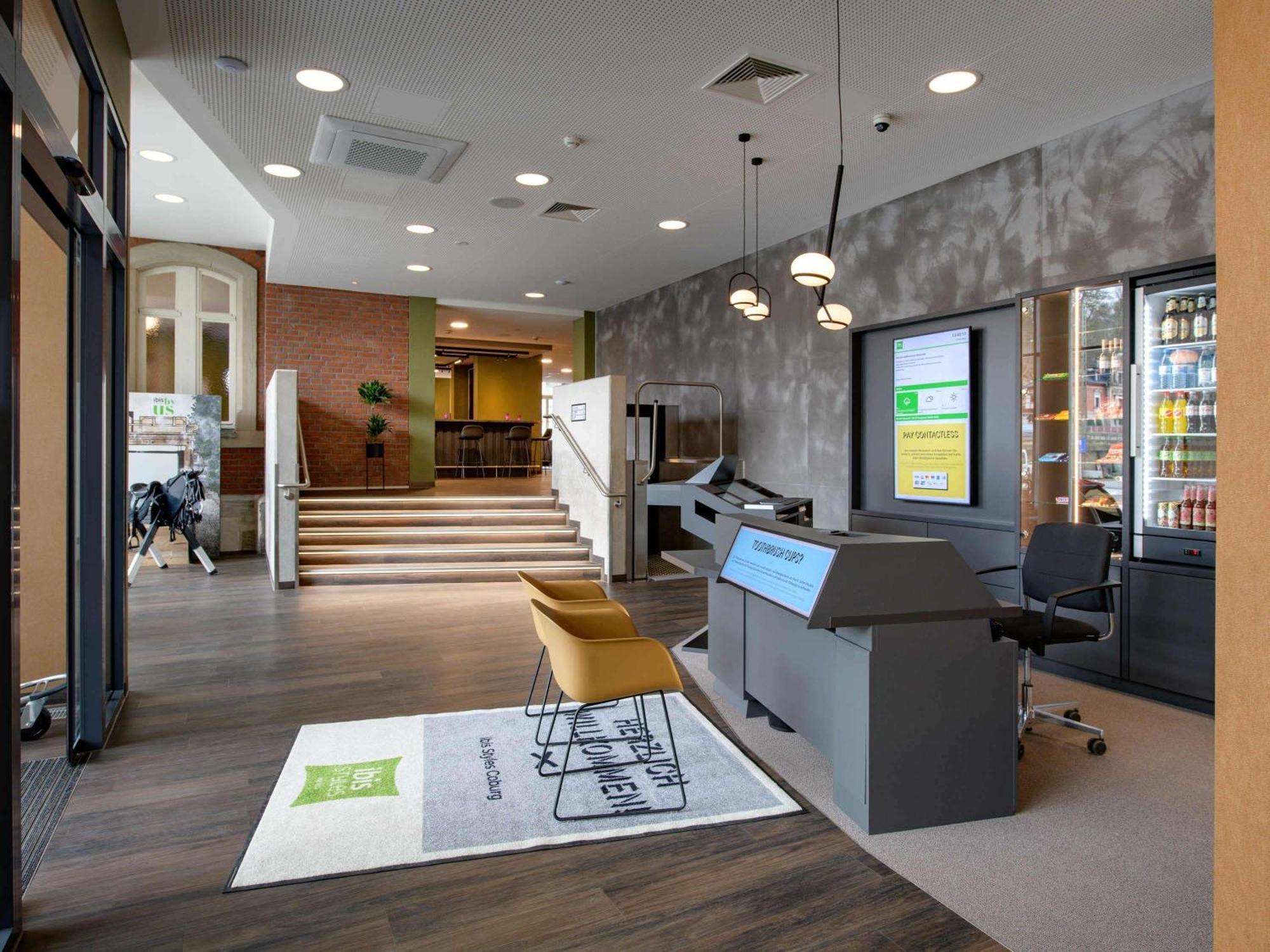ホテル Ibis Styles コーブルク エクステリア 写真