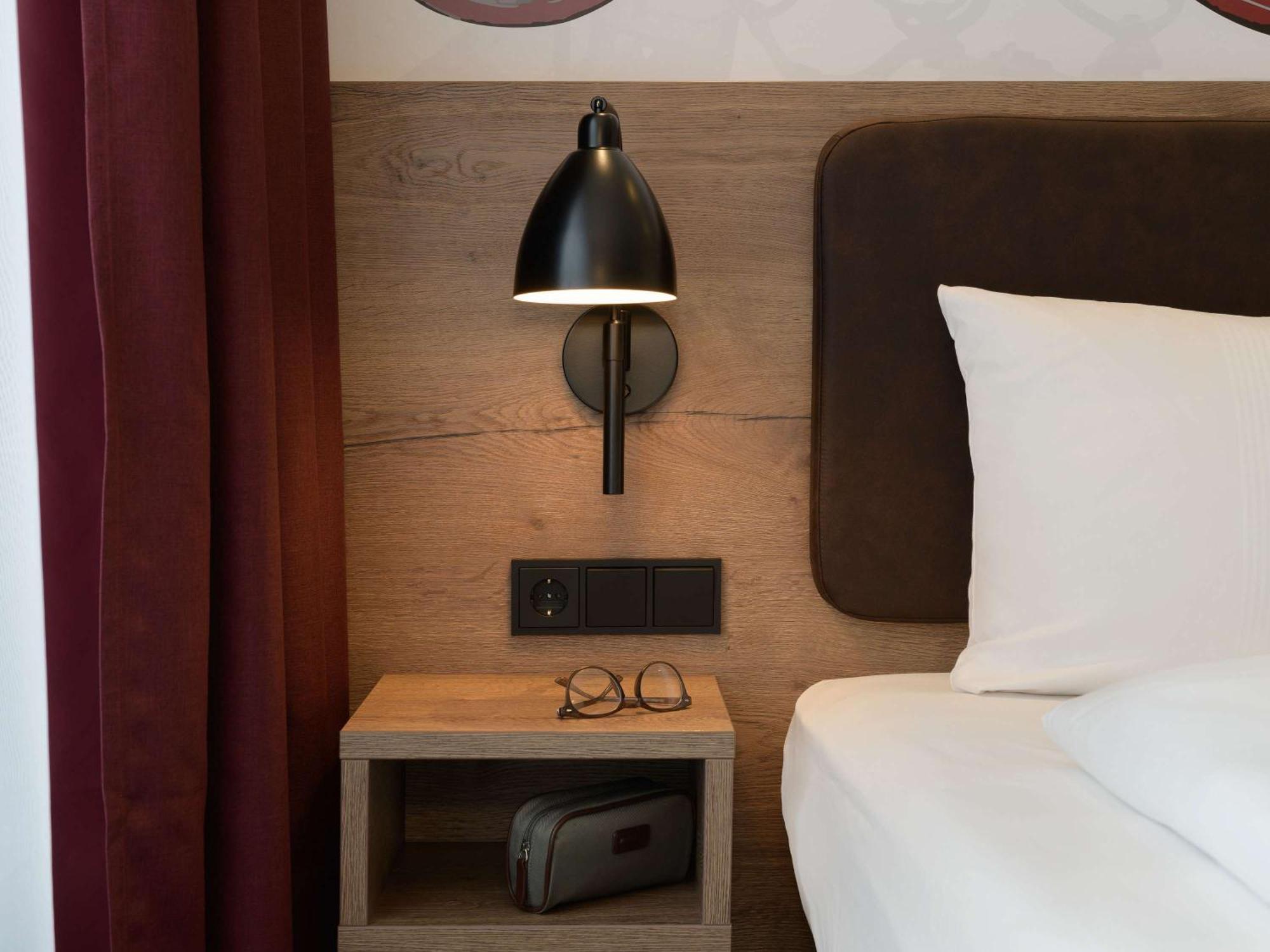 ホテル Ibis Styles コーブルク エクステリア 写真